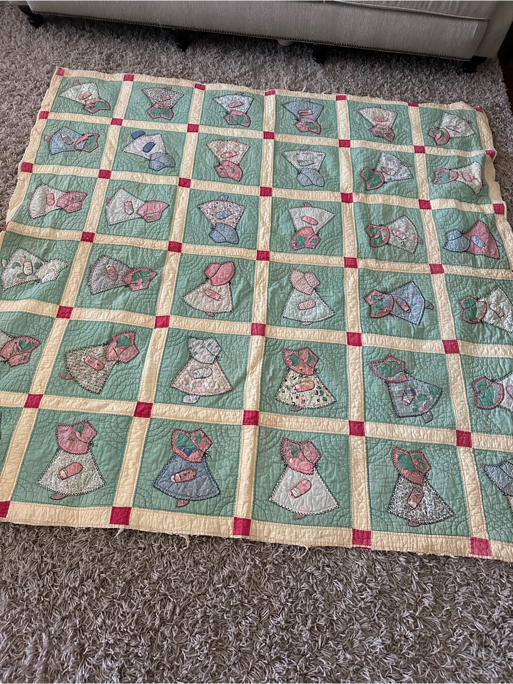 Handmade Sunbonnet Sue Patchwork Quilt - Mint, Pink & Cream